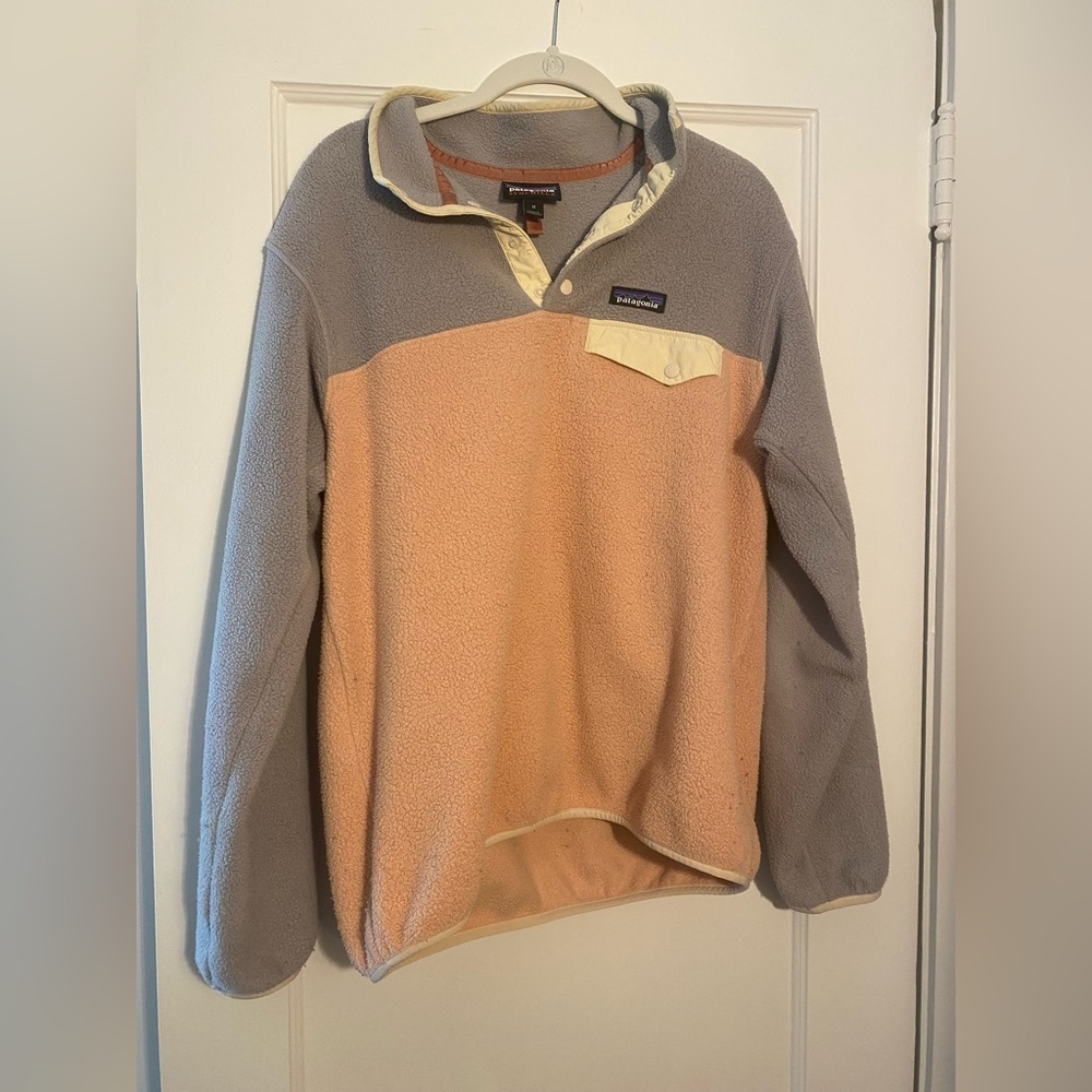 Patagonia Synchilla Fleece in Grey, cream and Peach
